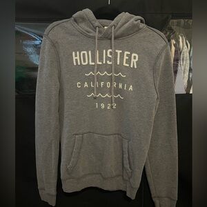2 Hollister Men's Hoodies